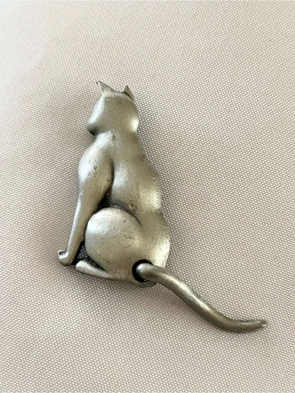 Vintage JJ Jonette Pewter Toned cat Brooch with Movable Tail